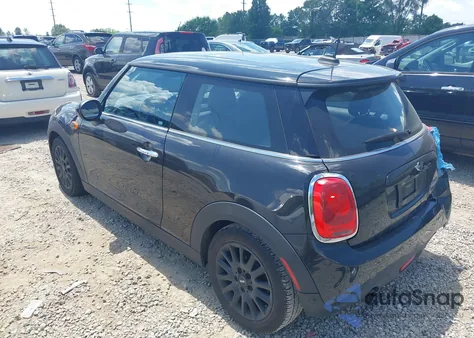 2017 Mini Hardtop Cooper из США, поврежденный, VIN WMWXP5C33H3B15912